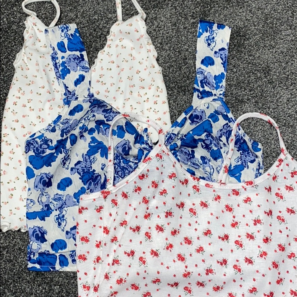 Floral Tank Bundle!!! 🌸🌸